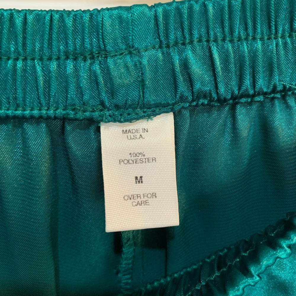 Victoria’s Secret Satin Pajama Set Emerald Green Size Medium - Picture 9 of 10